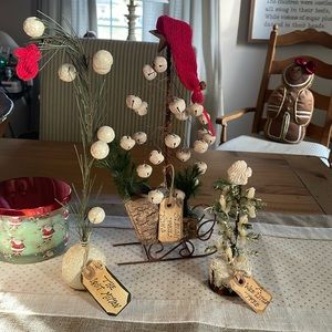 Primitive Christmas decor